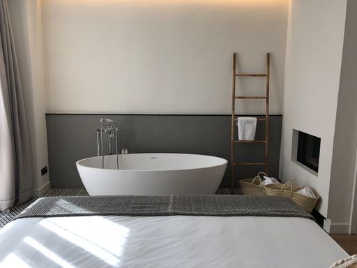 Bath Lounge