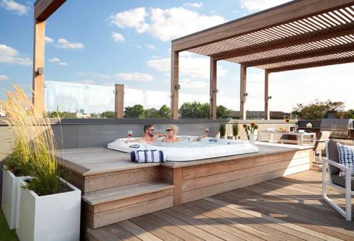 Bathtub In The Rooftop