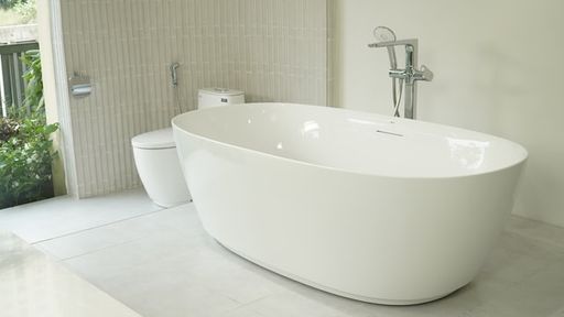 Standard Size Bathtub