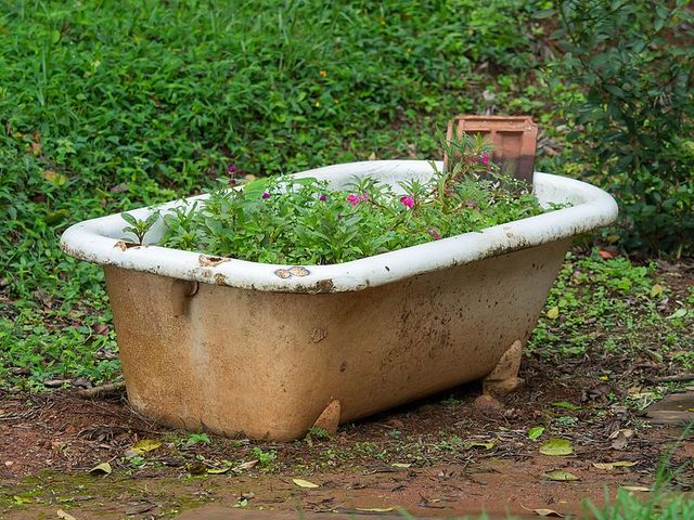 Vintage Garden Bathtub