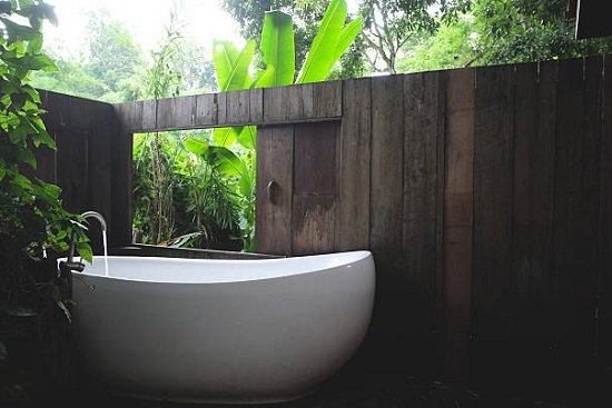 Nature Themed Outdoor Bath Tub